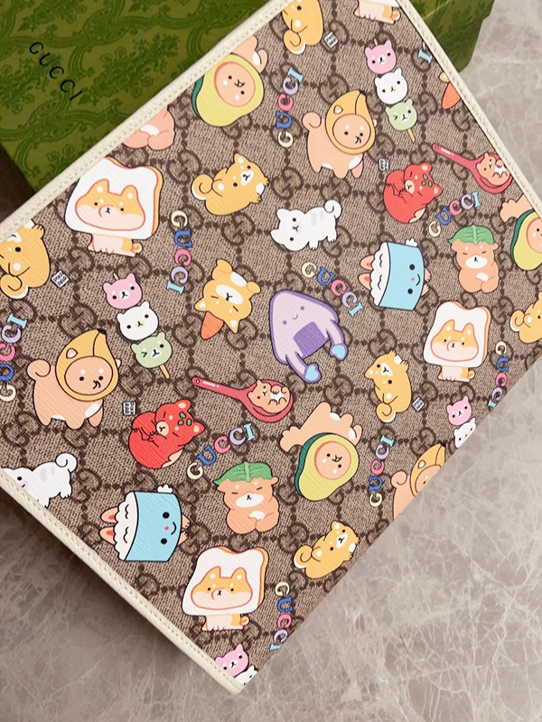 グッチ財布 レプリカ背面デザイン